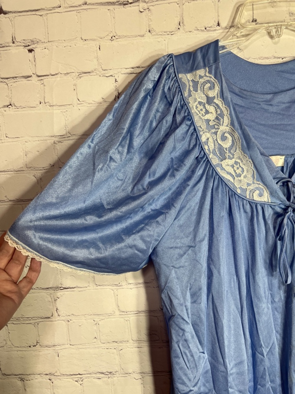 VTG Sans Souci lace trim gown and robe set - Picture 4 of 16
